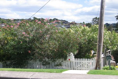 Photo of property in 2/47 Glencoe Road, Browns Bay, Auckland, 0630