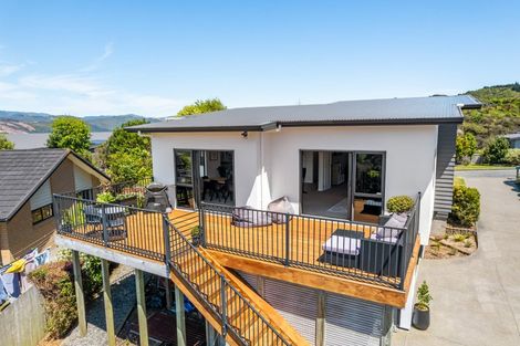 Photo of property in 14 Cosgrove Rise, Riverstone Terraces, Upper Hutt, 5018