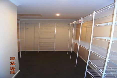 Photo of property in 17 Bob Craig Place, Pukekohe, 2120