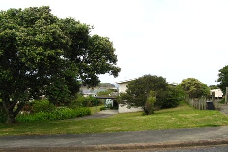 Photo of property in 6 Kotanui Avenue, Army Bay, Whangaparaoa, 0930