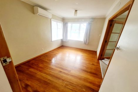 Photo of property in 2a Sutherland Avenue, Silverstream, Upper Hutt, 5019