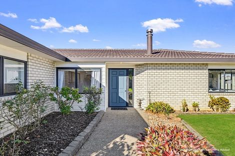 Photo of property in 23 Brookesmith Drive, Waiuku, 2123