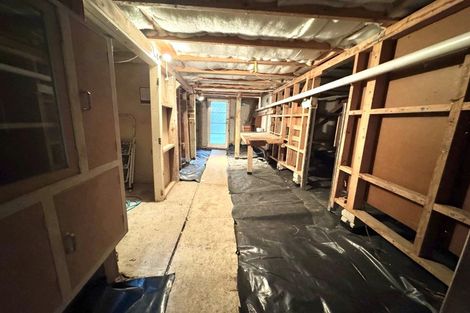 Photo of property in 22 Kingsclere Place, Goodwood Heights, Auckland, 2105