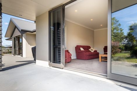 Photo of property in 104 Abergeldie Way, Cambridge, 3493