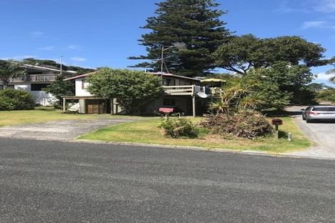 Photo of property in 13 Rewa Place, Russell, 0202