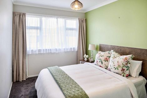 Photo of property in 14 Mana Esplanade, Paremata, Porirua, 5026