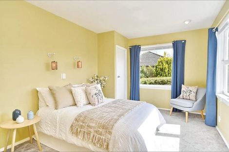 Photo of property in 17 Bateman Avenue, Bryndwr, Christchurch, 8053