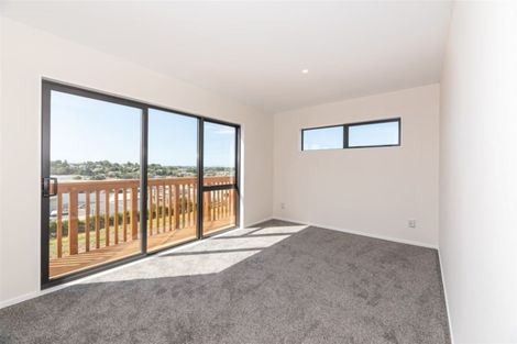 Photo of property in 8 Myra G Place, Stanmore Bay, Whangaparaoa, 0932