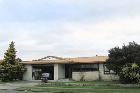 Photo of property in 122 Tait Drive, Greenmeadows, Napier, 4112