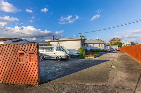 Photo of property in 40 Woodglen Road, Glen Eden, Auckland, 0602