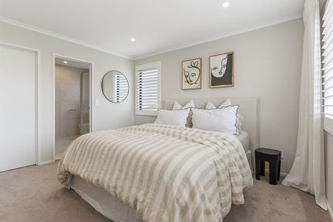 Photo of property in 20 Taikura Avenue, Red Beach, 0932