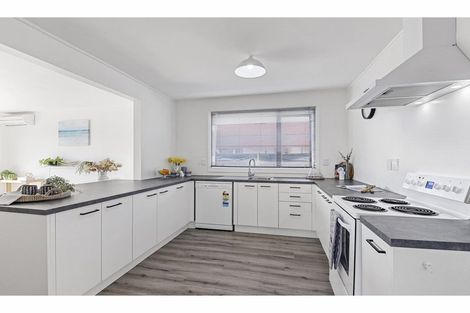 Photo of property in 30 Factory Road, Belfast, Christchurch, 8051