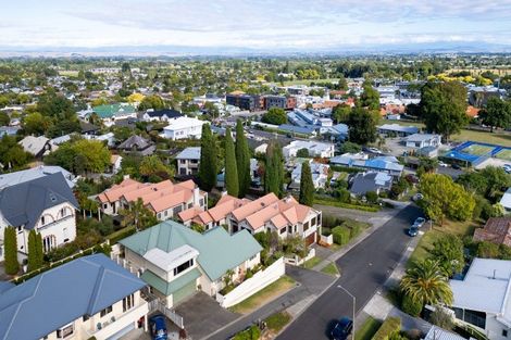 Photo of property in 16 Busby Hill, Havelock North, 4130