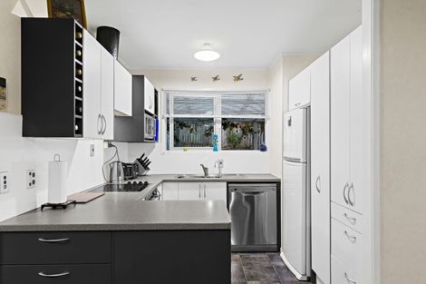 Photo of property in 46b Captain Scott Road, Glen Eden, Auckland, 0602