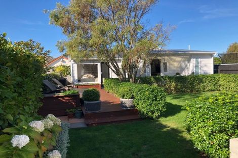 Photo of property in 25 Falkirk Avenue, Seatoun, Wellington, 6022