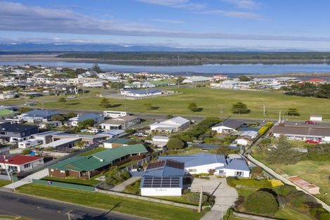 Photo of property in 30 Pratt Avenue, Foxton Beach, Foxton, 4815