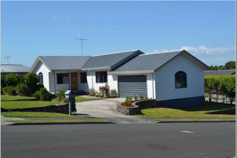 Photo of property in 28 Rosehill Place, Nawton, Hamilton, 3200