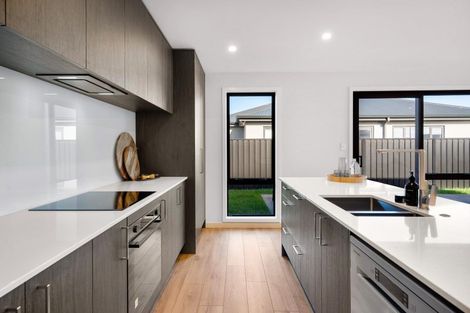 Photo of property in 6/102 Eriksen Road, Te Awa, Napier, 4110