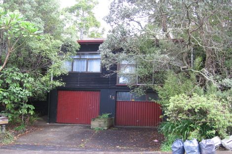 Photo of property in 13 Hollywood Avenue, Titirangi, Auckland, 0604