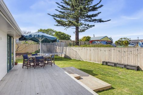 Photo of property in 16b Karaka Street, Otaki Beach, Otaki, 5512