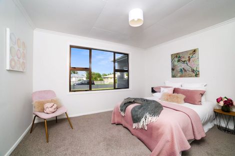 Photo of property in 13 Diamond Street, Carterton, 5713