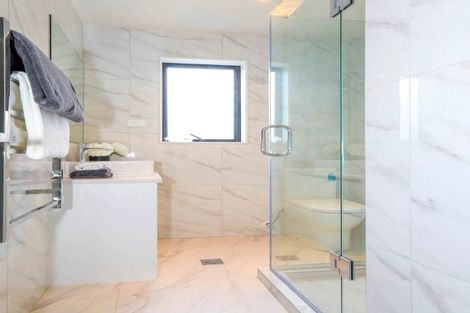 Photo of property in 37a Crestview Rise, Papakura, 2110