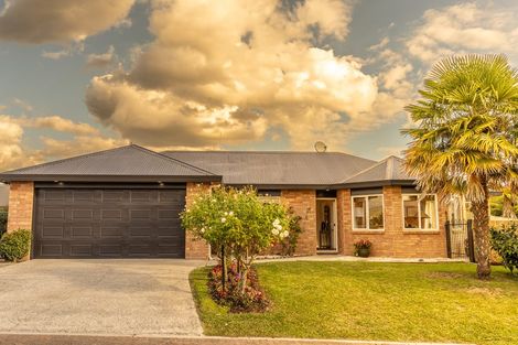 Photo of property in 35 Northmeadow Drive, Rototuna, Hamilton, 3210