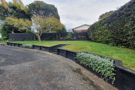 Photo of property in 2/42 Knightsbridge Drive, Forrest Hill, Auckland, 0620