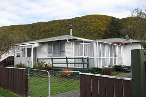 Photo of property in 49 Parenga Street, Wainuiomata, Lower Hutt, 5014