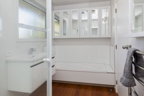 Photo of property in 14 Oakfield Street, Burnside, Christchurch, 8053