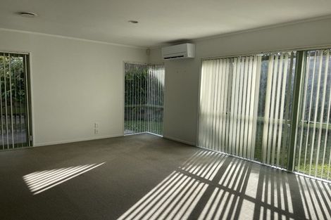 Photo of property in 38 Harbour Lights Close, West Harbour, Auckland, 0618