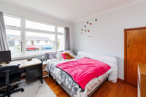 Photo of property in 77 Hillcrest Drive, Kelvin Grove, Palmerston North, 4414