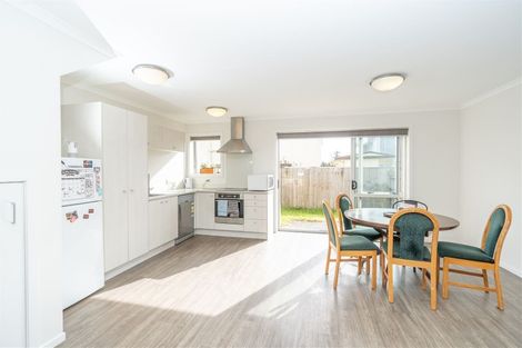 Photo of property in 79 Chiefs Court, Hamilton East, Hamilton, 3216