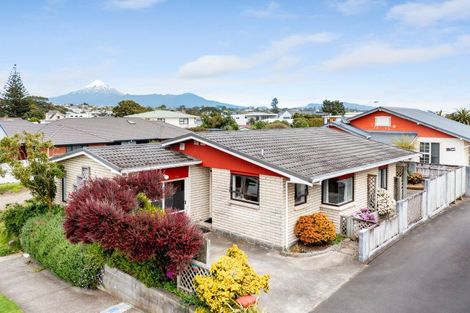 Photo of property in 14 Sackville Street, Fitzroy, New Plymouth, 4312