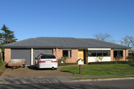 Photo of property in 19 Dover Road, St Andrews, Hamilton, 3200