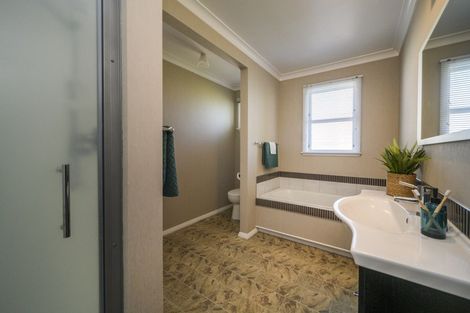 Photo of property in 6 Ruha Street, West End, Palmerston North, 4412