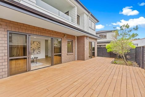 Photo of property in 791a East Coast Road, Northcross, Auckland, 0630