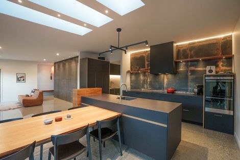 Photo of property in 9 Matipo Street, Wanaka, 9305