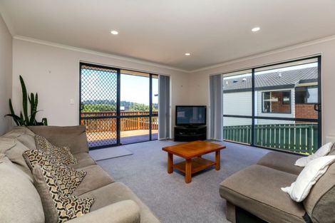 Photo of property in 68 Wairau Road, Oakura, 4314