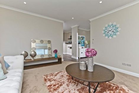 Photo of property in 41 Cilliers Drive, Silverdale, 0932