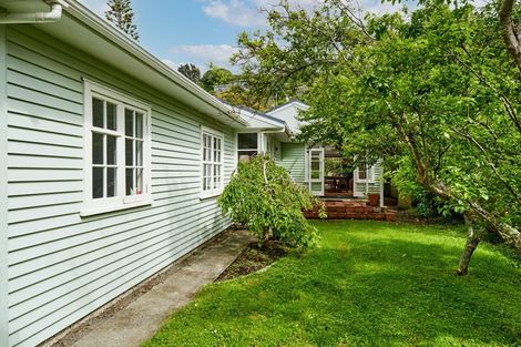 Photo of property in 20 Airlie Road, Plimmerton, Porirua, 5026