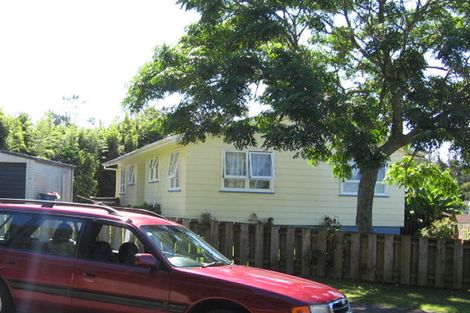 Photo of property in 4 Cecil Beatt Place, West Harbour, Auckland, 0618