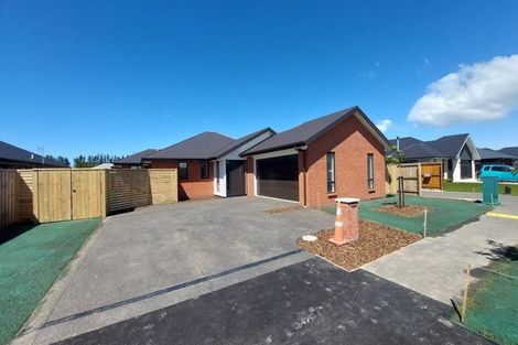 Photo of property in 130 Shillingford Boulevard, Rolleston, 7615