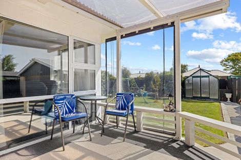 Photo of property in 15 Waratah Street, Avondale, Christchurch, 8061