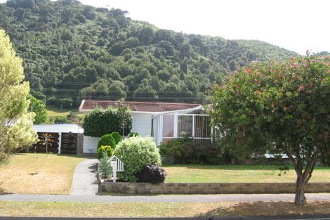 Photo of property in 3 Fremont Grove, Totara Park, Upper Hutt, 5018