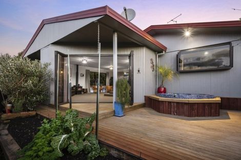 Photo of property in 38 Longstead Avenue, Papamoa Beach, Papamoa, 3118