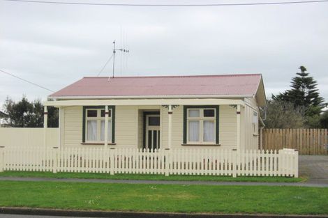 Photo of property in 124 Queen Street West, Levin, 5510