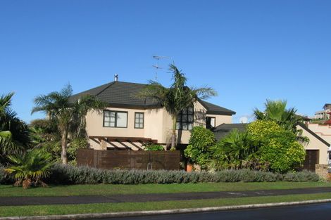 Photo of property in 2 Astor Place, Orewa, 0931