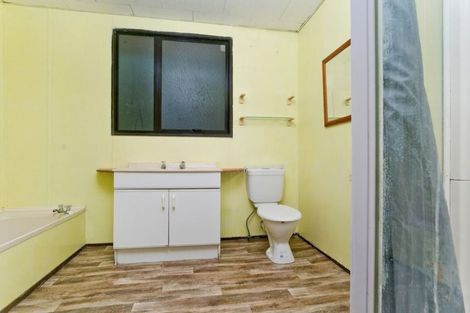 Photo of property in 2/11 Leonard Road, Mount Wellington, Auckland, 1060