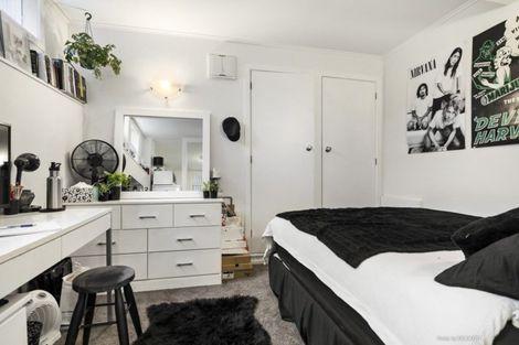 Photo of property in 15 Moir Street, Mount Victoria, Wellington, 6011